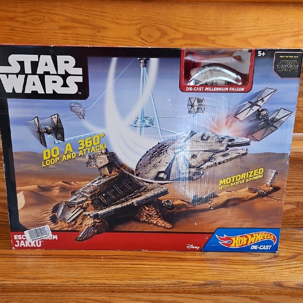 Star Wars Escape From JAKKU Play Set With Hot Wheels Die-cast